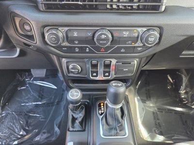 2026 Jeep Wrangler — photo 15 view