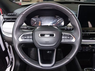 2024 Jeep Compass — photo 12 view