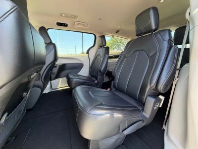 2023 Chrysler Pacifica - Photo 14