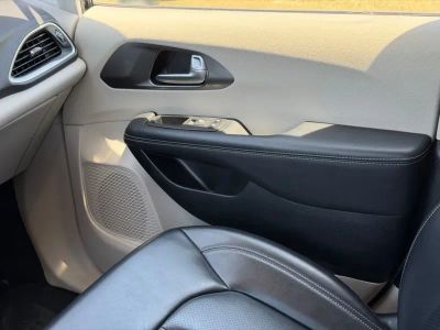 2023 Chrysler Pacifica - Photo 32