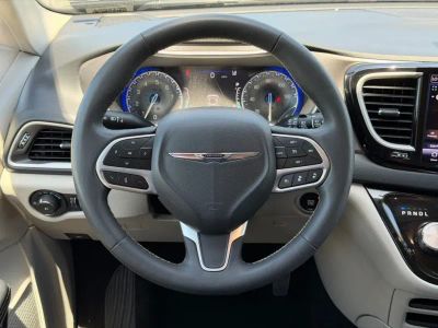 2023 Chrysler Pacifica - Photo 29