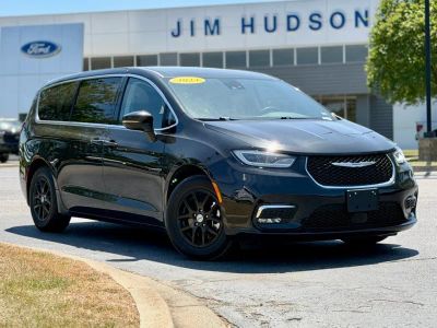 2023 Chrysler Pacifica - Photo 2