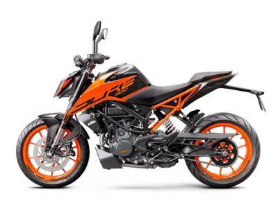 2023 KTM 200 Duke — front three-quarter view