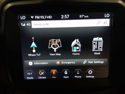 2023 Jeep Renegade - Photo 18