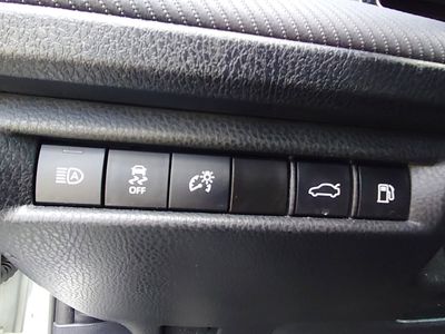 2025 Toyota Camry — photo 13 view