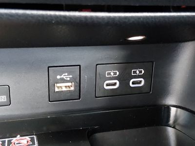 2025 Toyota Camry — photo 17 view