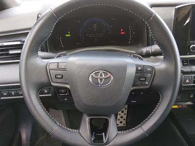 2025 Toyota Camry — photo 12 view