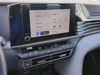 2025 Toyota Camry - Photo 11