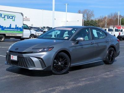 2025 Toyota Camry - Photo 2
