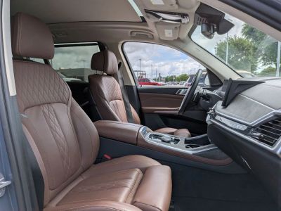 2023 BMW X7 — photo 24 view