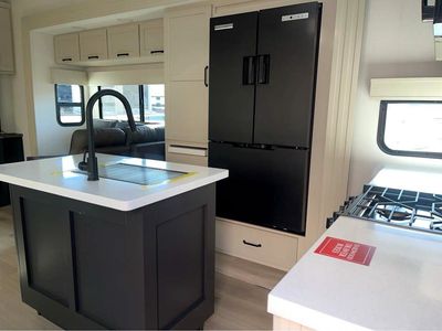 2026 Grand Momentum G-Class Fifth Wheel — photo 7 view