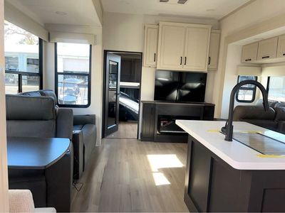 2026 Grand Momentum G-Class Fifth Wheel — photo 8 view