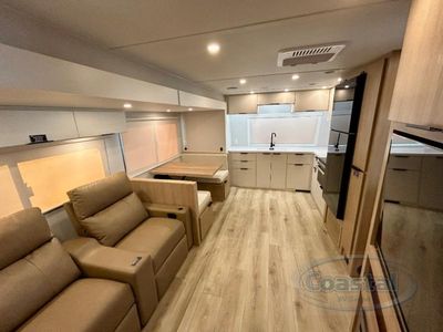 2026 Winnebago Thrive - Photo 7