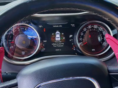 2019 Dodge Challenger — photo 11 view
