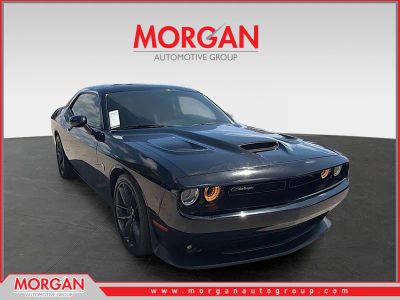2019 Dodge Challenger R/T Scat Pack in Pitch Black Clearcoat — front three-quarter view