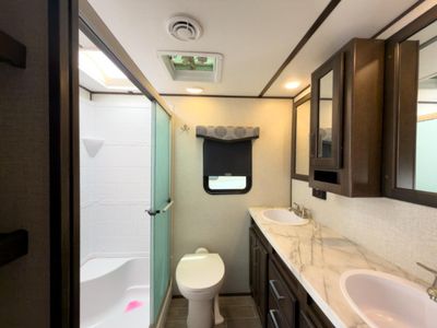 2021 Dutchmen RV Atlas - Photo 20