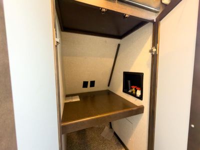 2021 Dutchmen RV Atlas - Photo 18