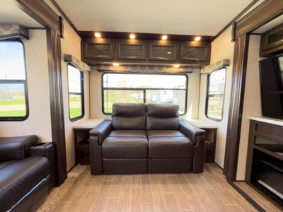 2021 Dutchmen RV Atlas - Photo 27