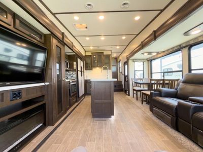 2021 Dutchmen RV Atlas - Photo 37