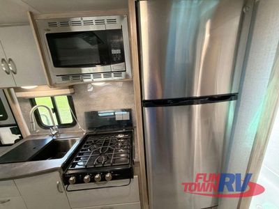2022 Winnebago Industries Towables Micro Minnie FLX - Photo 16