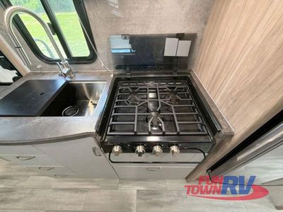 2022 Winnebago Industries Towables Micro Minnie FLX - Photo 14