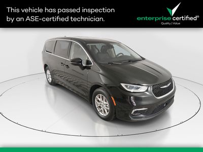 2024 Chrysler Pacifica Touring L FWD — front three-quarter view