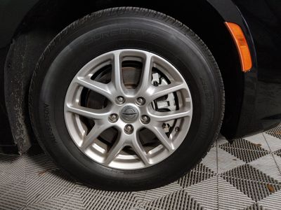 2024 Chrysler Pacifica — photo 10 view