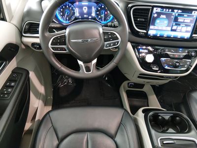 2024 Chrysler Pacifica — photo 22 view