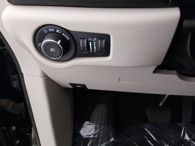 2024 Chrysler Pacifica — photo 13 view