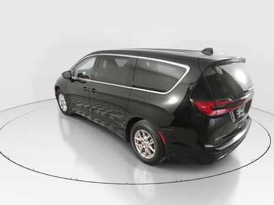 2024 Chrysler Pacifica — detail view