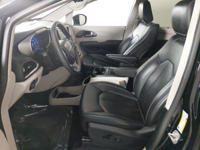 2024 Chrysler Pacifica — photo 21 view