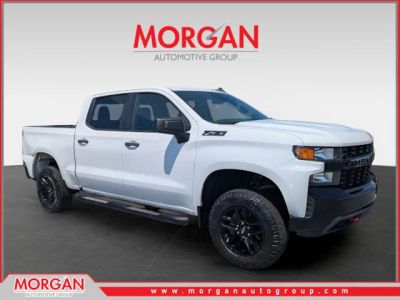 2021 Chevrolet Silverado 1500 Custom Trail Boss in White — front three-quarter view