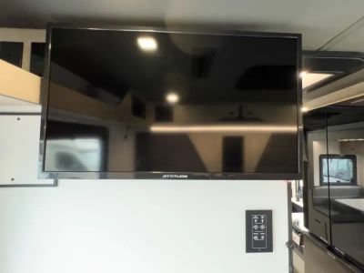 2027 Grand Design LINEAGE SERIES M — photo 17 view