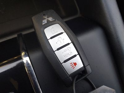 2024 Mitsubishi Outlander - Photo 15