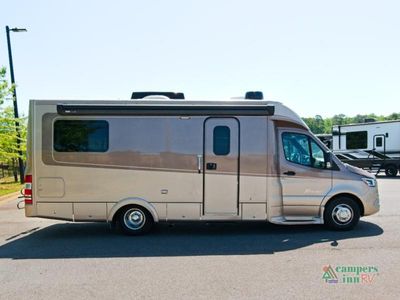 2023 Regency RV Ultra Brougham - Photo 8
