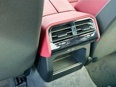 2026 BMW 5 Series — photo 19 view
