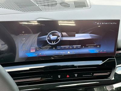 2026 BMW 5 Series — photo 13 view