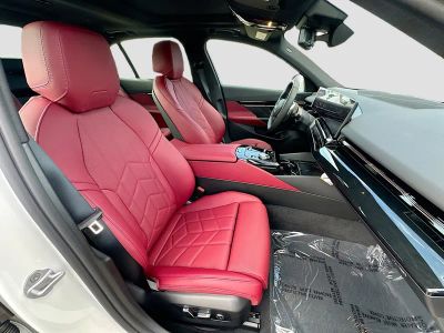 2026 BMW 5 Series — photo 23 view
