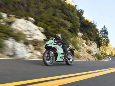 2026 Yamaha YZF-R3 — photo 17 view
