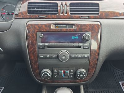 2014 Chevrolet Impala Limited - Photo 11