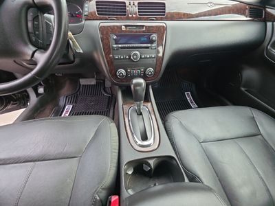 2014 Chevrolet Impala Limited - Photo 13