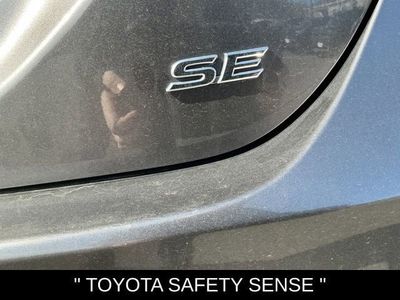 2019 Toyota Camry SE - Photo 1