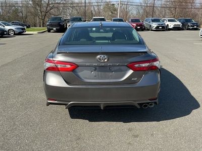 2019 Toyota Camry SE - Photo 5