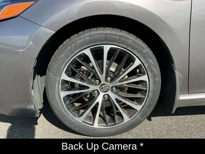 2019 Toyota Camry SE - Photo 10