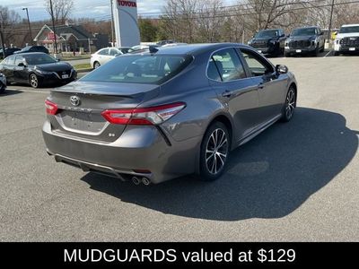 2019 Toyota Camry SE - Photo 4