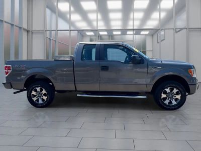 2014 Ford F-150 — interior view