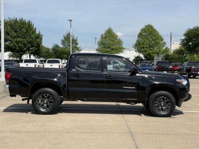 2023 Toyota Tacoma - Photo 3