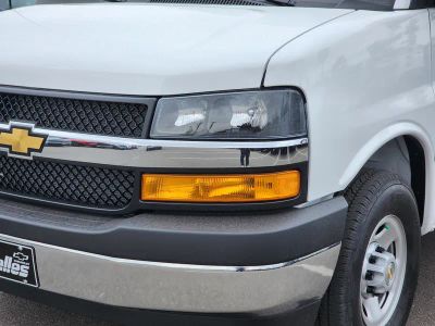 2026 Chevrolet Express Cutaway 3500 — side profile view