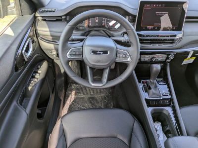 2026 Jeep Compass — photo 14 view