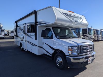 2025 Coachmen Leprechaun 260QB - Ford — photo 16 view
